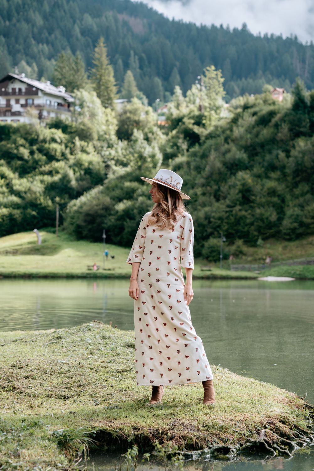 ABITO LUNGO FANTASIA FARFALLE ISYOU