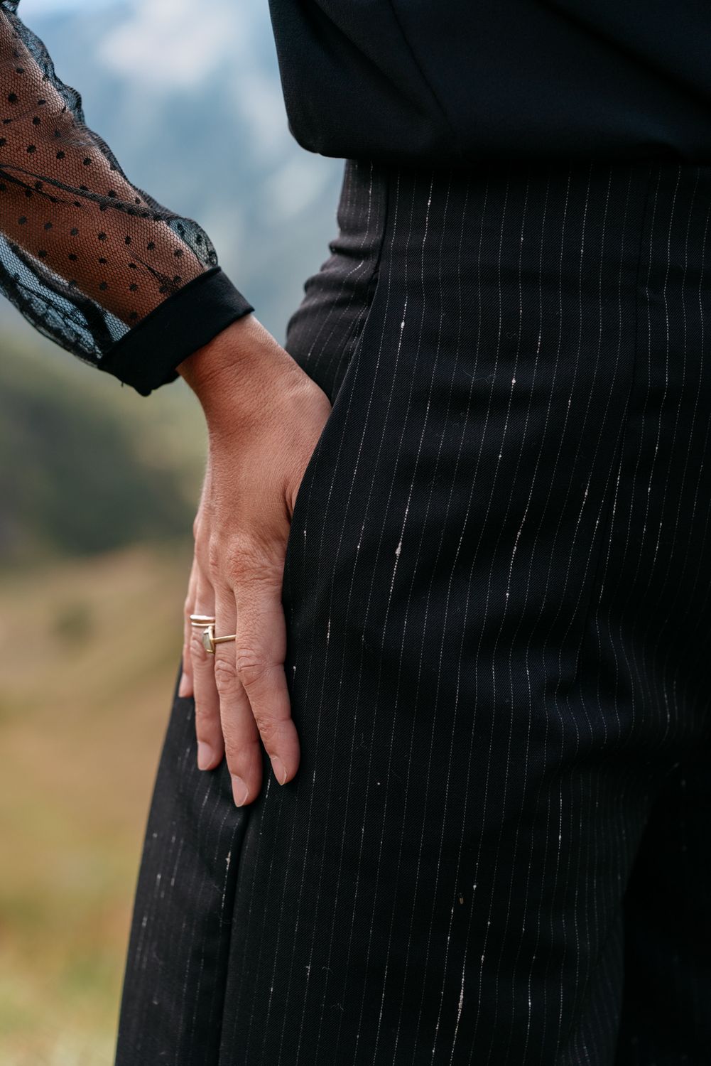 PANTALONE NERO GESSATO ISYOU