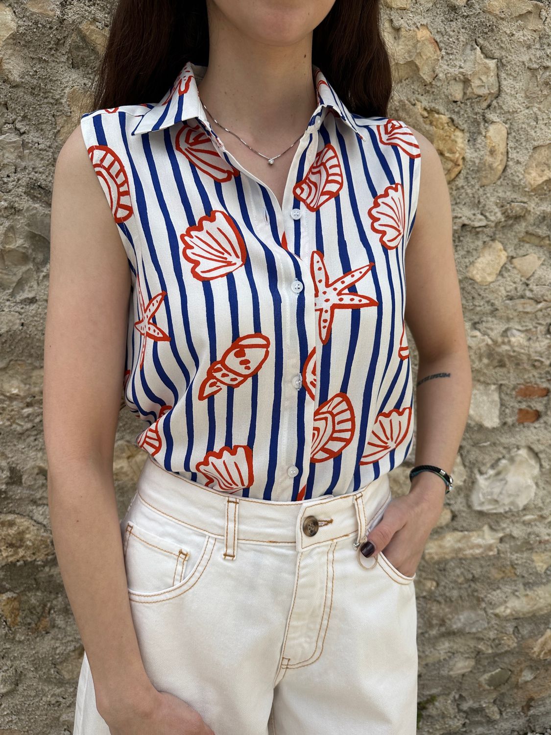 CAMICIA SMANICATA A RIGHE BLU CON STAMPA CONCHIGLIE