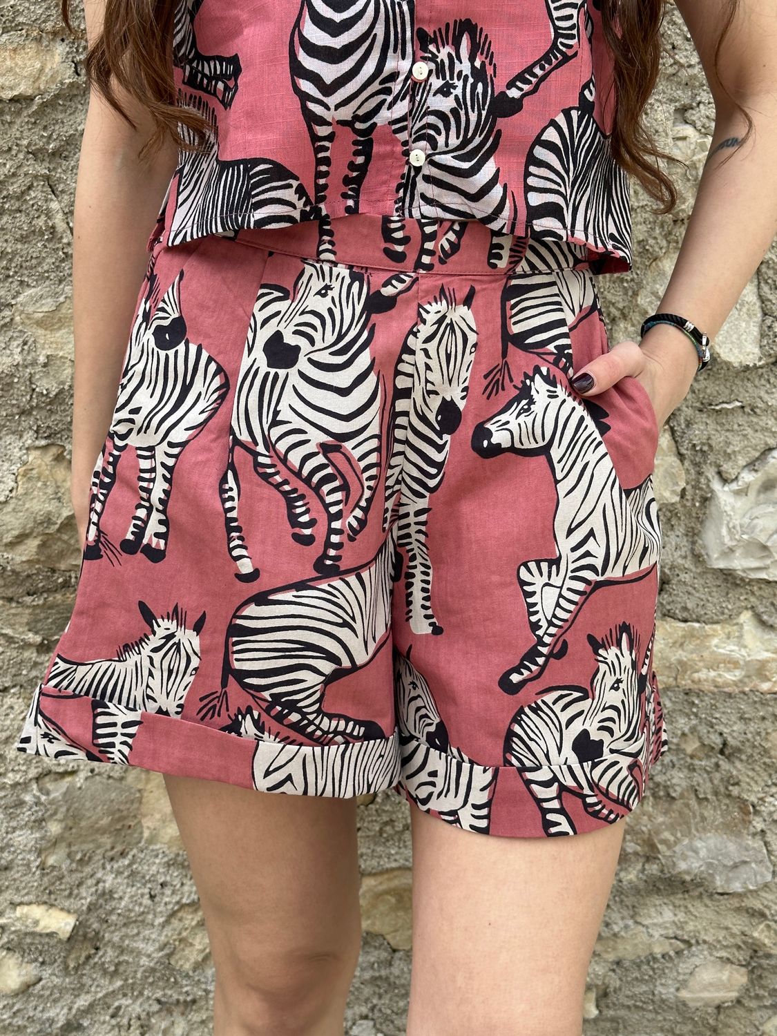 SHORTS ROSA CON STAMPA  ZEBRE