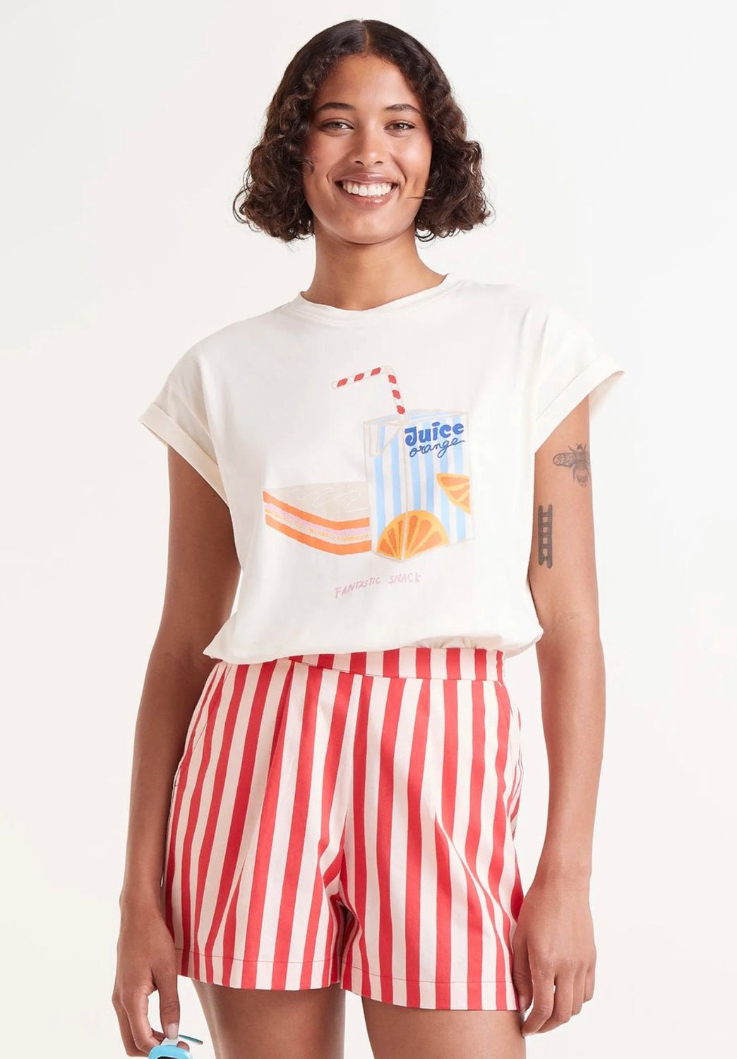 T-SHIRT CON STAMPA SNACK