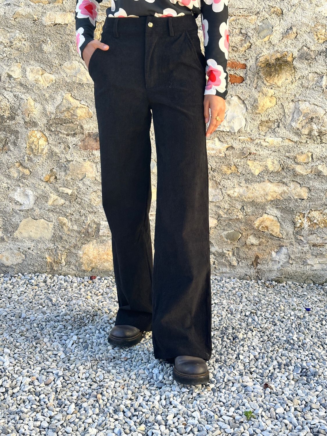 PANTALONI IN VELLUTO A COSTE NERI