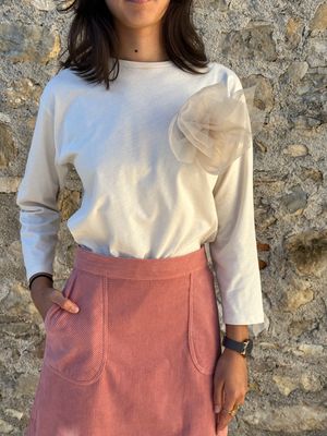 MAGLIA BURRO CON FIORE