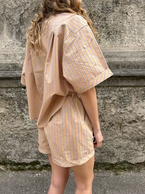 CAMICETTA BEIGE CON RICAMI E PERLINE