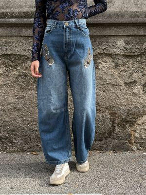 JEANS BALLOON CON RICAMI E PAILLETTES