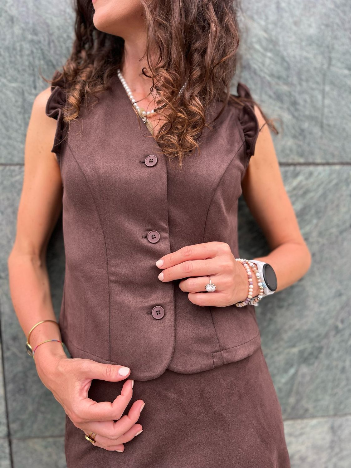 GILET SMANICATO MARRONE
