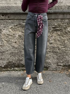 JEANS GRIGIO LAVATO CON FOULARD A QUADRI