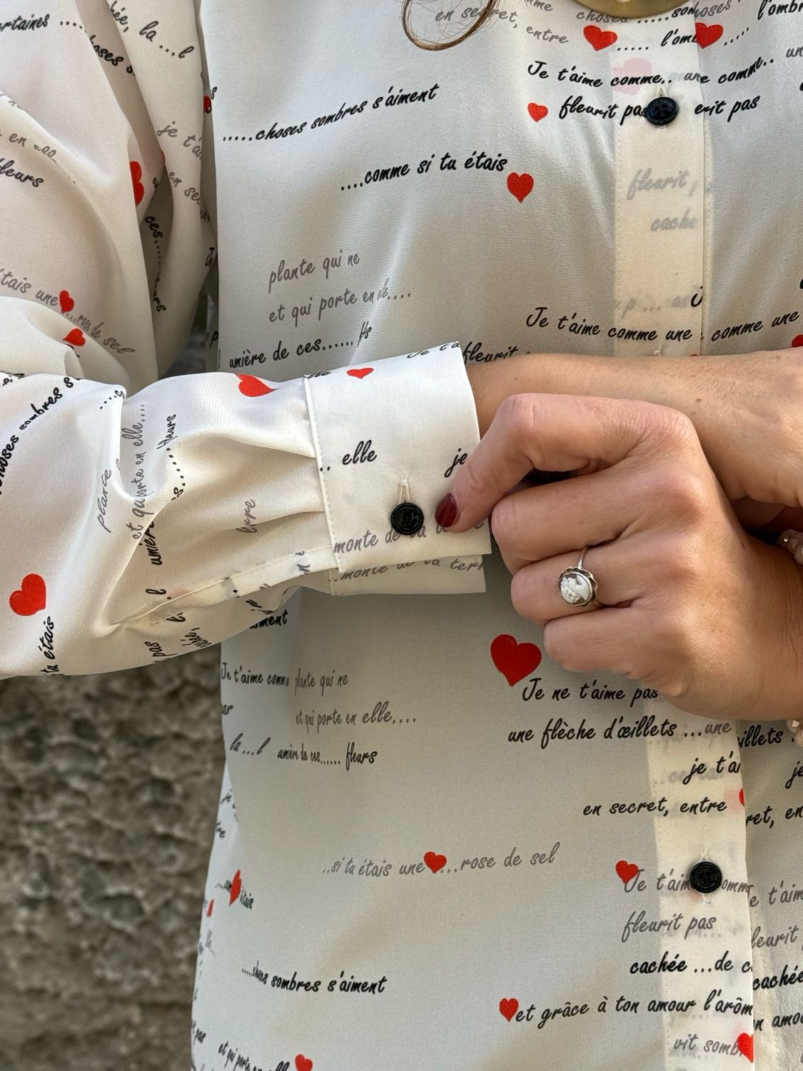 CAMICETTA IN SETA CON SCRITTE E CUORICINI