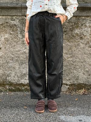 PANTALONI IN ECOPELLE NERA