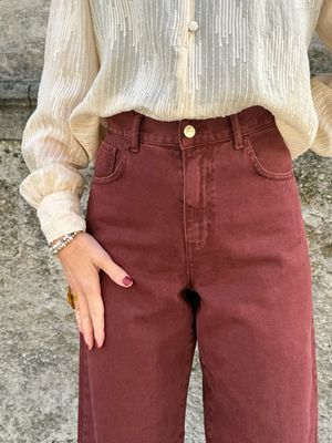 JEANS BORDEAUX CON CINTURA INTRECCIATA