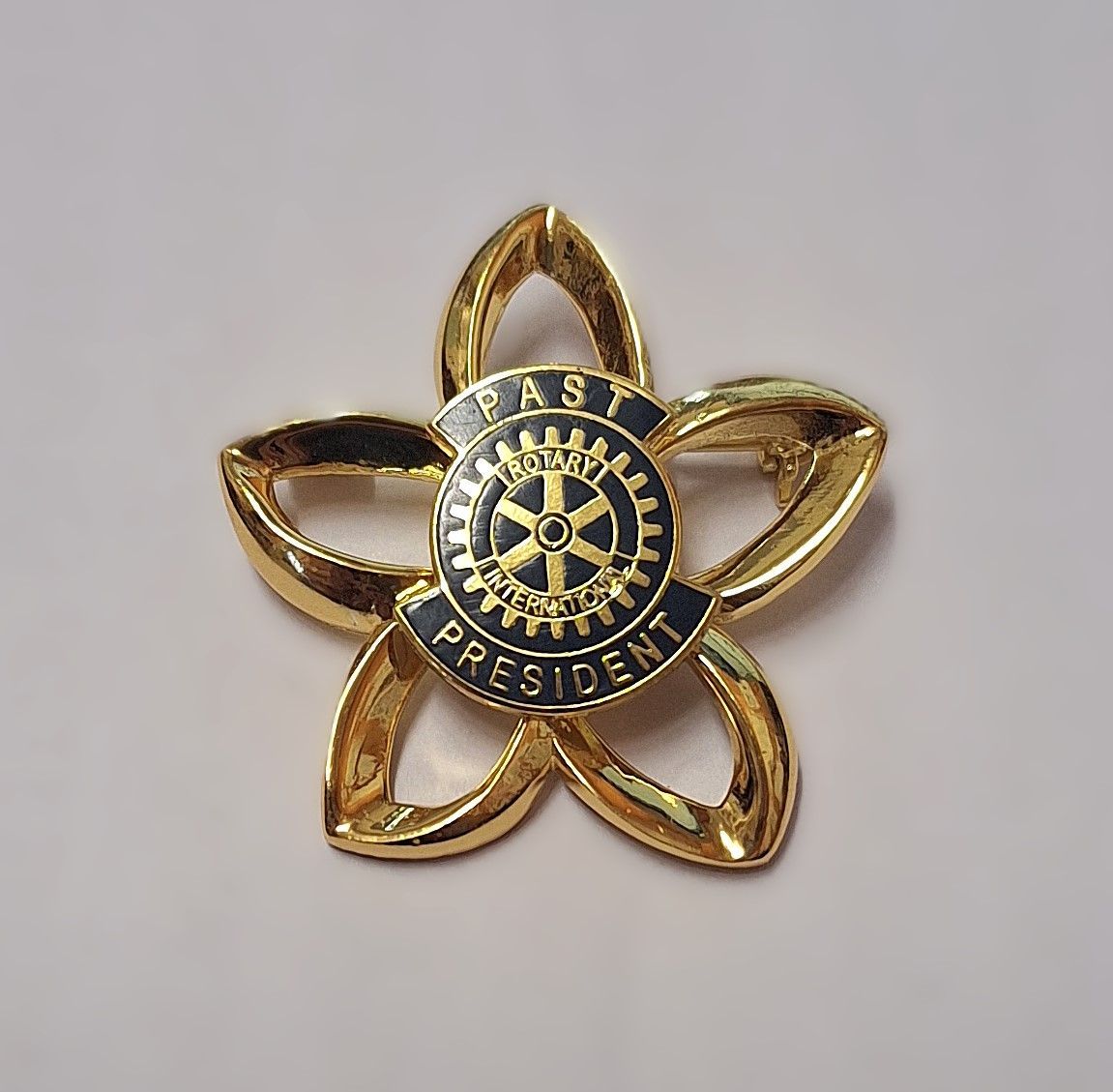 Gold Flower Brooch Past President - with PP1 centre