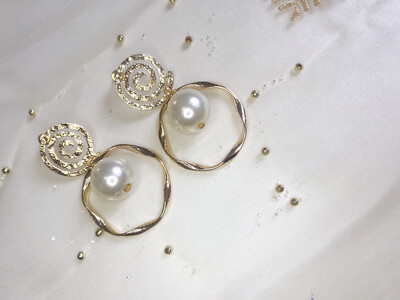 Χρυσά σκουλαρίκια με πέρλα