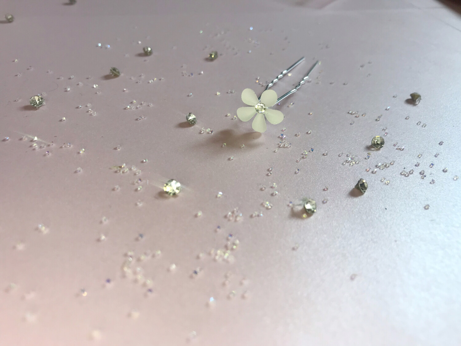 Φουρκέτα λουλούδι με στρας