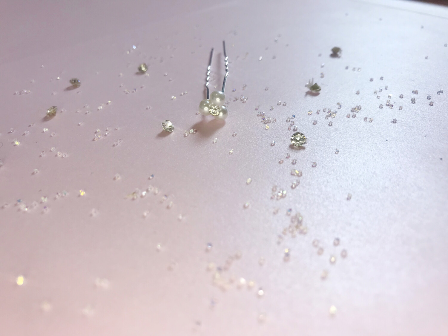 Φουρκέτα μαλλιών με πέρλες και στρας