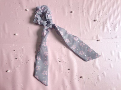 Σούρα μαλλιών με κορδέλα