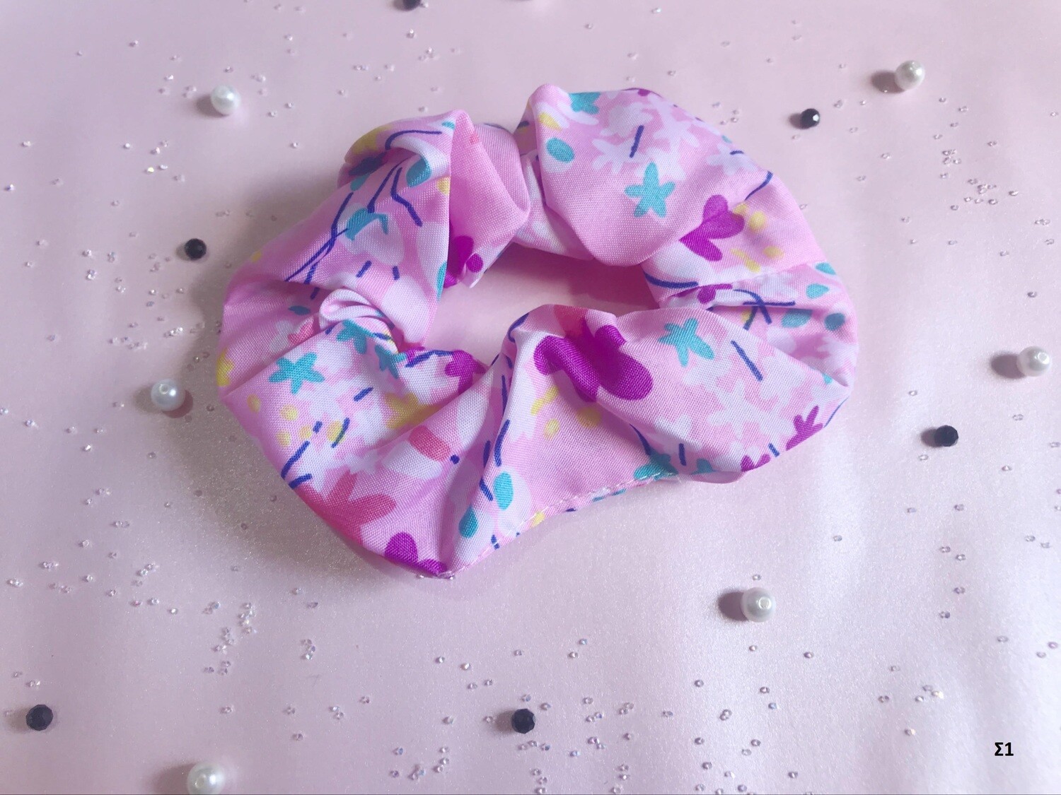 Εμπριμέ σούρα μαλλιών