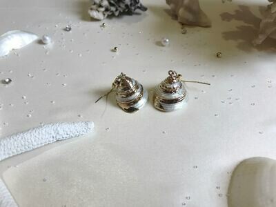 Σκουλαρίκια κοχύλι με χρυσές λεπτομέρειες