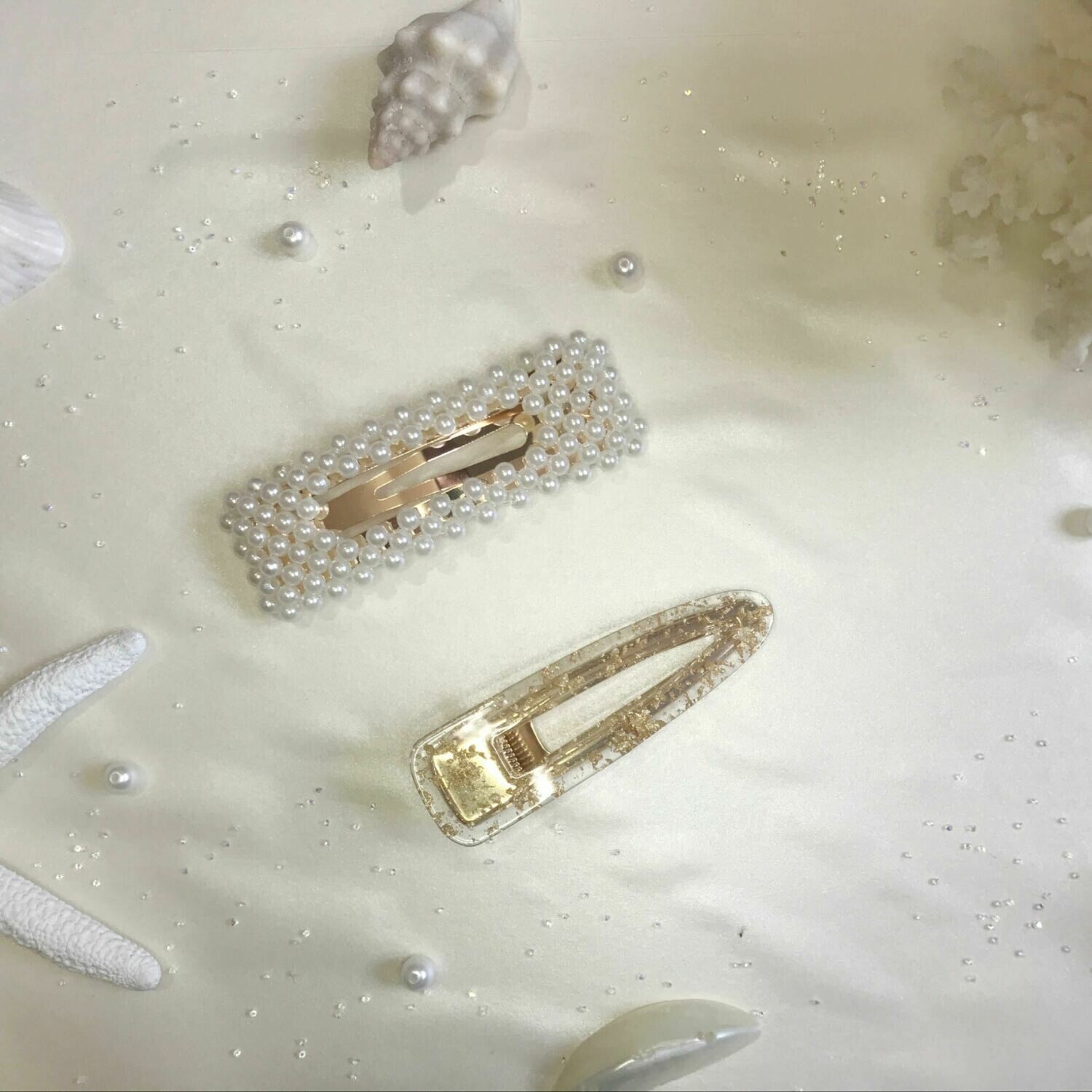 Σετ κλιπ μαλλιών με χρυσές λεπτομέρειες