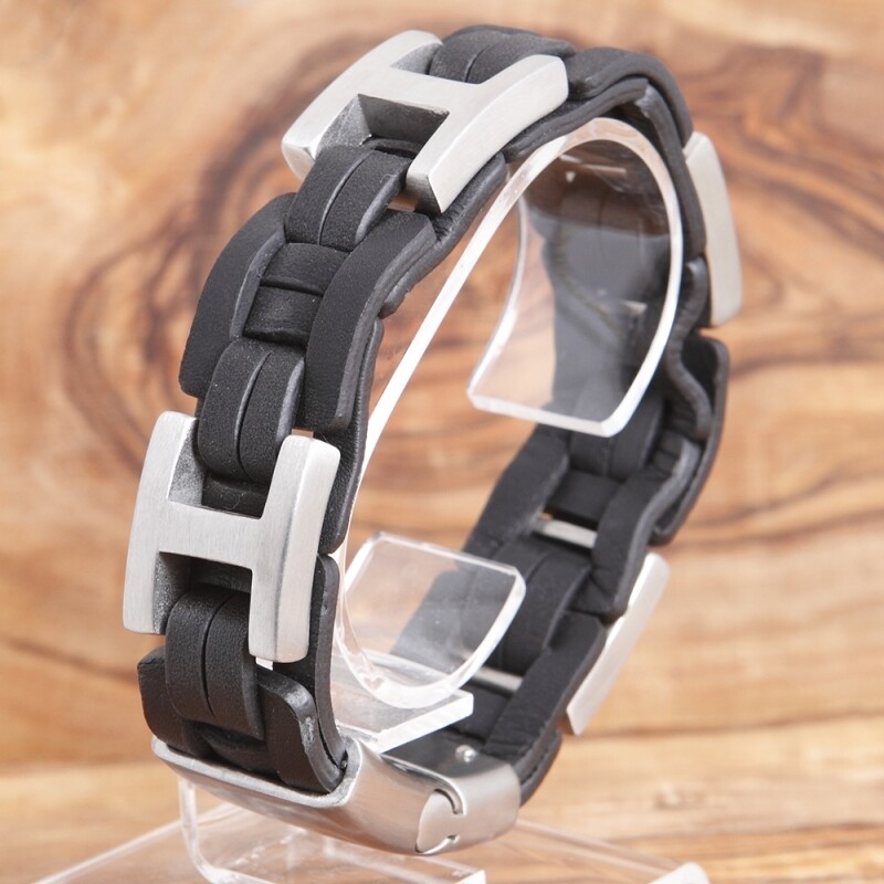 Echtleder Armband in schwarz mit gebürstetem Edelstahl