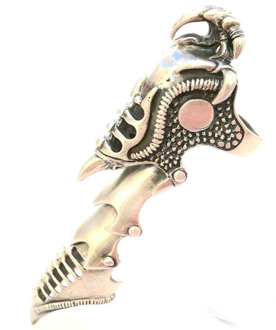 Alien unser massiver Ganzfingerring...einfach nur Wowwww