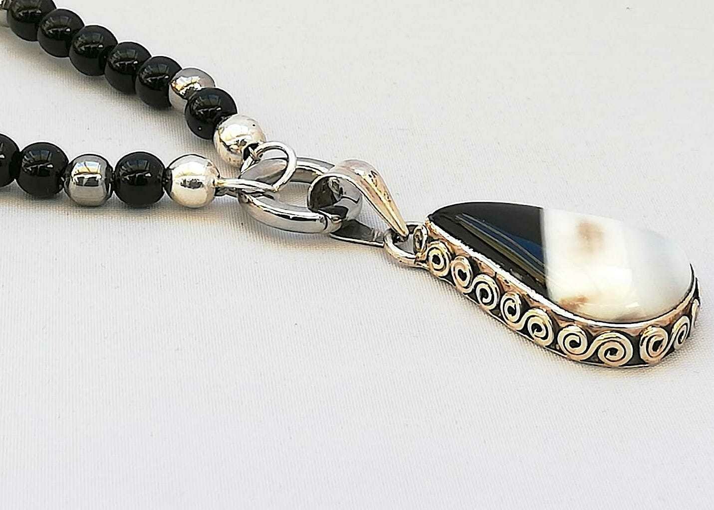 Obsidian Kette mit Edelstahl Perlen und 925 Echt Silber Endkappen, Verschluss 316L Scharnierring,
Kette ohne Anhänger