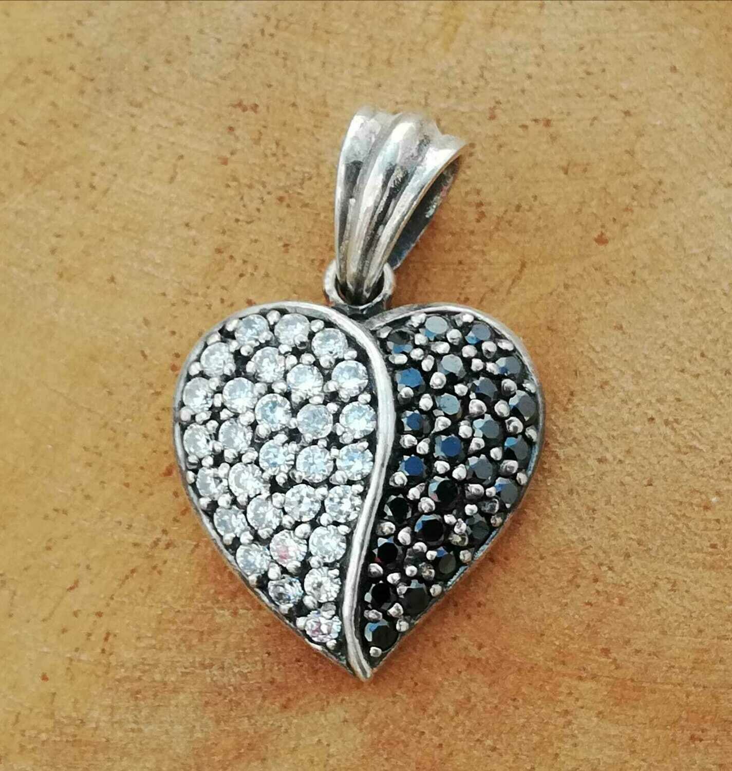 Herz  mit schwarzen und weissen Zirkonias, Echt Silber 925 Anhänger
