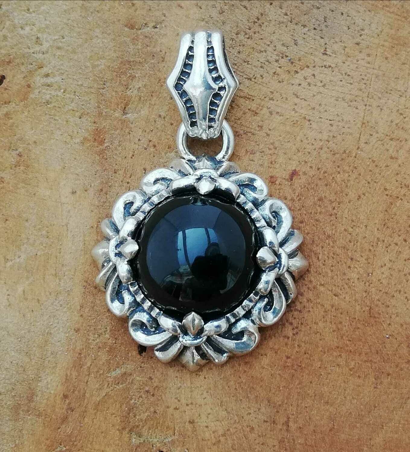 Schwarzer Onyx, gefasst mit französischen Lilien, Echt Silber 925 Anhänger