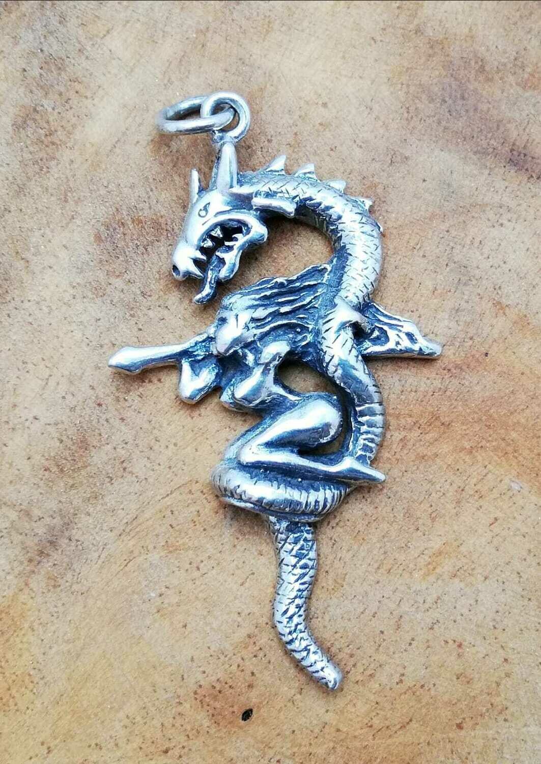 Succubus auf Wasserdrache, Echt Silber 925 Anhänger