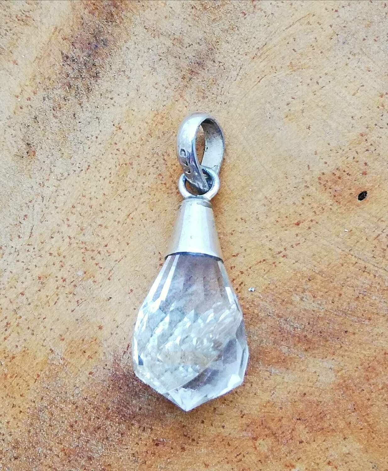 Geschliffener Bergkristall in Silberfassung, 925 Sterling Silber