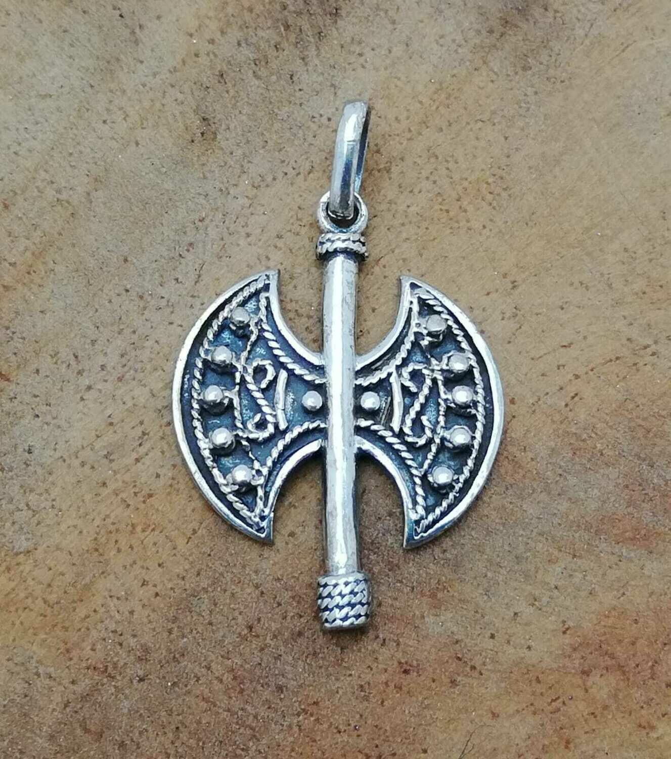 Doppel Axt mit Ornamentik, Echt Silber 925 Anhänger