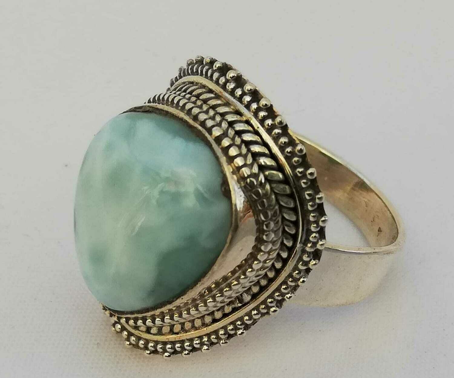 Larimar Ring, 925 Echt Silber  mit Ornamentik an der Seite