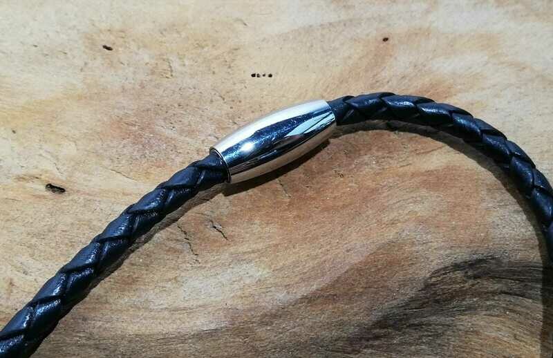 Lederband, Lederkette Geflochtene Echt-Leder Kette, schwarz mit Edelstahl Magnetverschluss, in 4mm Stärke
