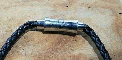 Geflochtene Echt-Leder Kette, schwarz mit Magnetverschluss in 4mm Stärke
