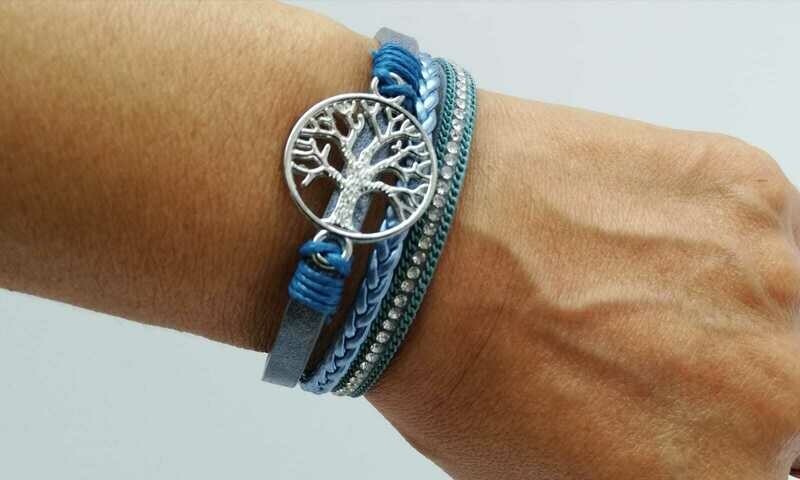 Lebensbaum Armband, mit raffiniertem Magnetverschluss,  PU Leder hellblau, länge ca. 19cm