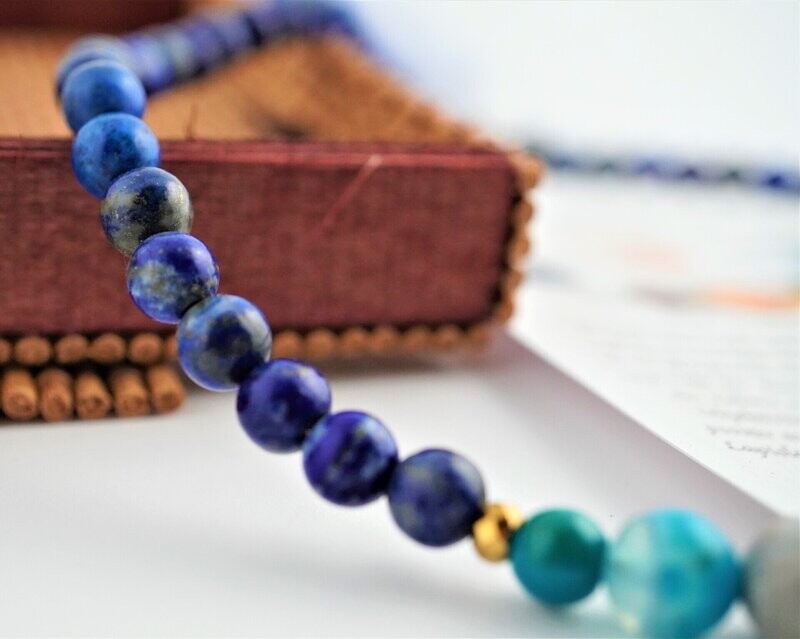Sonnensystem Halskette mit  Lapis Lazuli, Echt Stein Kette in einer Bambus Schatulle mit Beschreibung