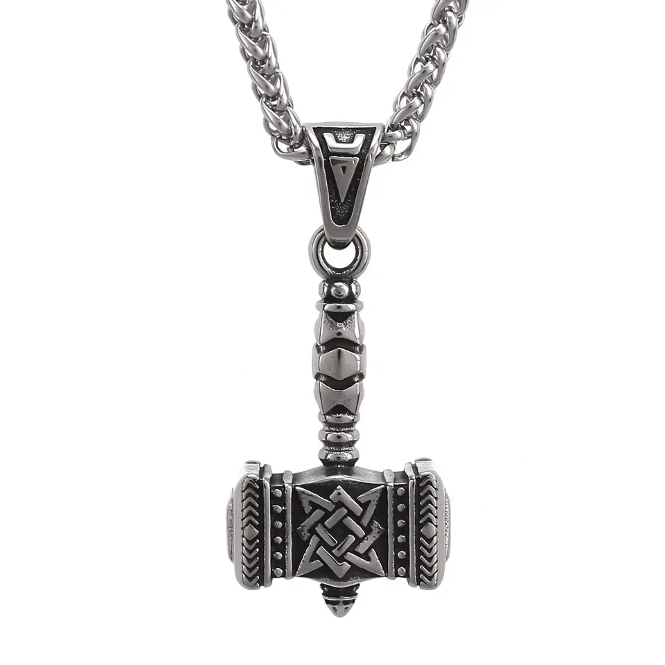 Mjölnir, Thors Hammer an einer 60 cm langen Edelstahlkette. Massiv und schwer, beidseitig tragbar.