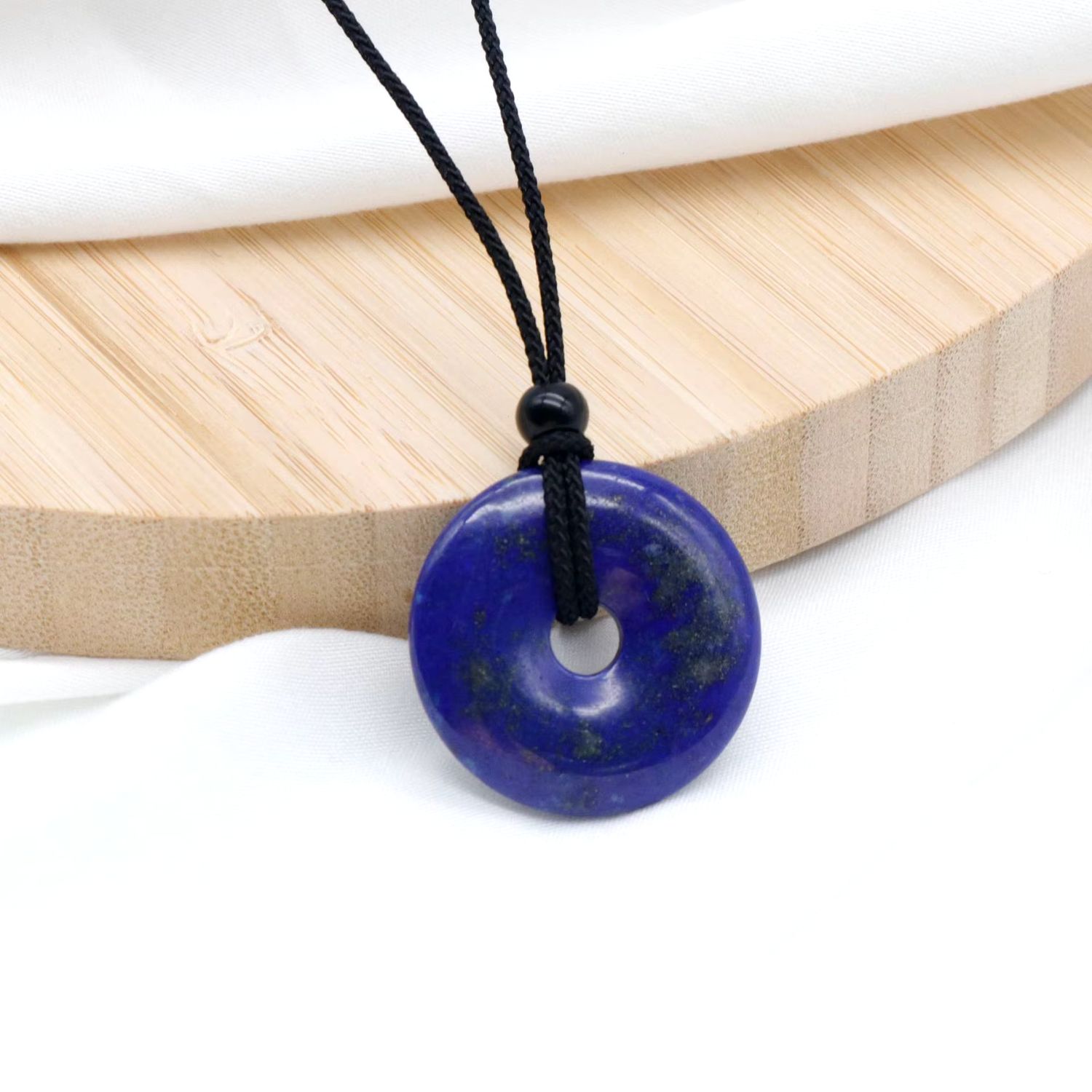 Lapis-Lazuli Stein Donut 30mm an verstellbarem Band