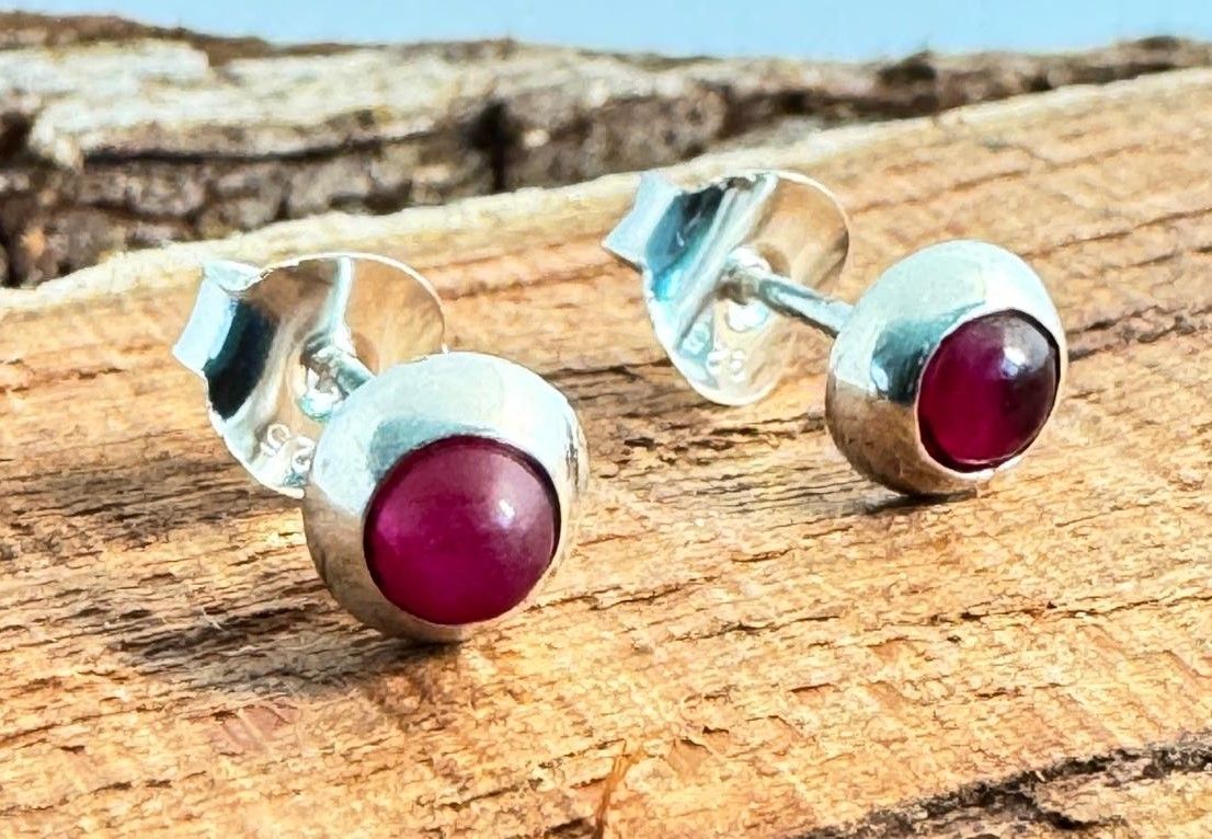 Rubin Ohrstecker, echt Silber, Cabochon Rund ,  Echte Steine, Paarpreis, Genuine Ruby Ear Studs