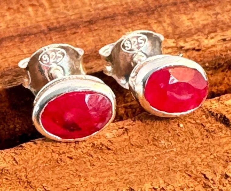 Rubin Ohrstecker, echt Silber, facettiert Oval ,  Echte Steine, Paarpreis, Genuine Ruby Ear Studs
