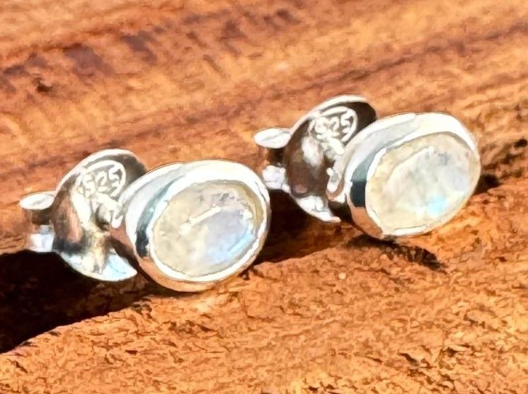 Regenbogen-Mondstein Ohrstecker, echt Silber, facettiert Oval ,  Echte Steine, Paarpreis, Genuine Rainbow Moonstone Ear Studs