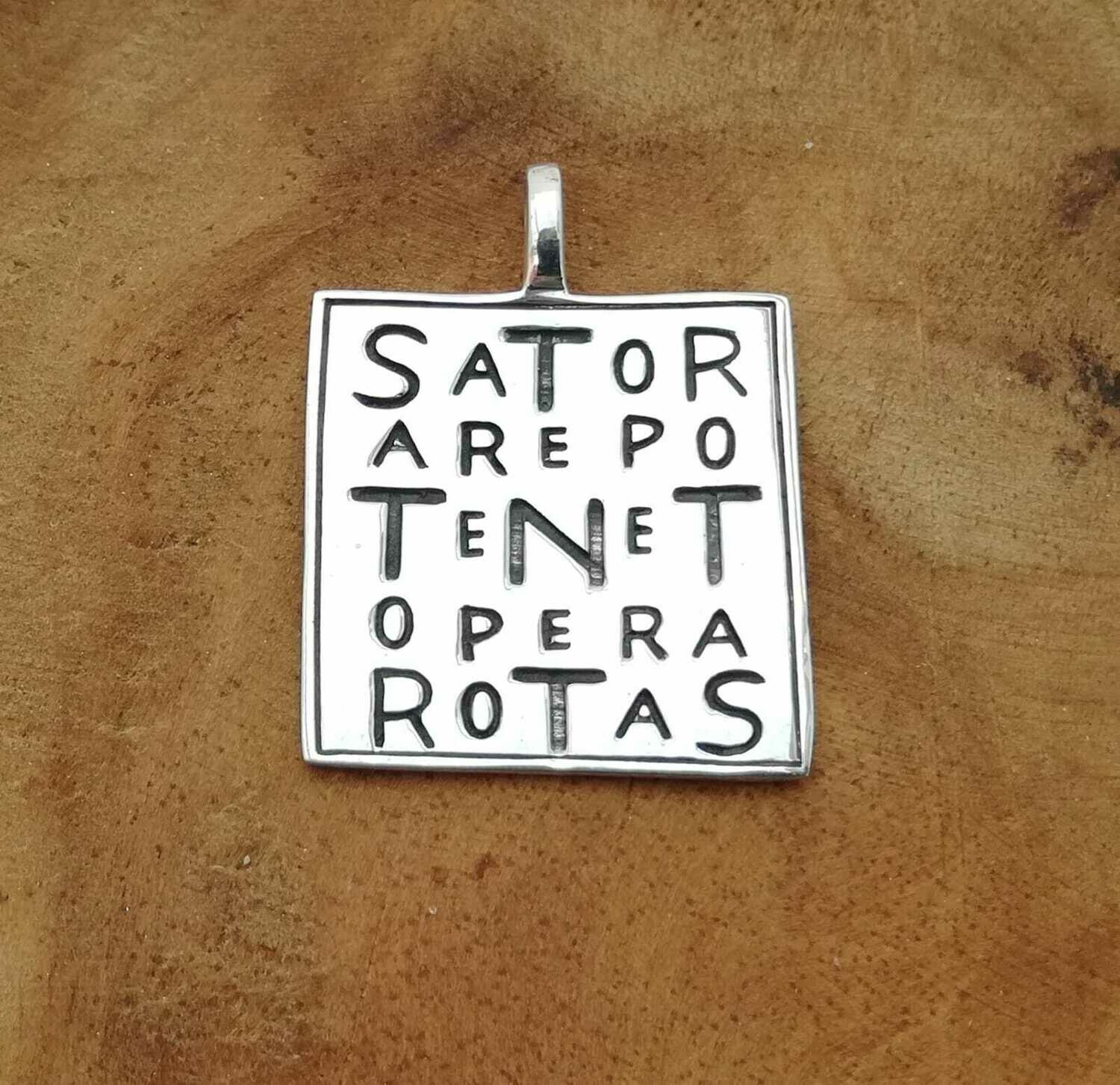Sator Formel,Sator-Quadrat, das magische Quadrat das man horizontal, vertikal, vorwärts und rückwärts lesen kann.  Echt Silber 925 Anhänger