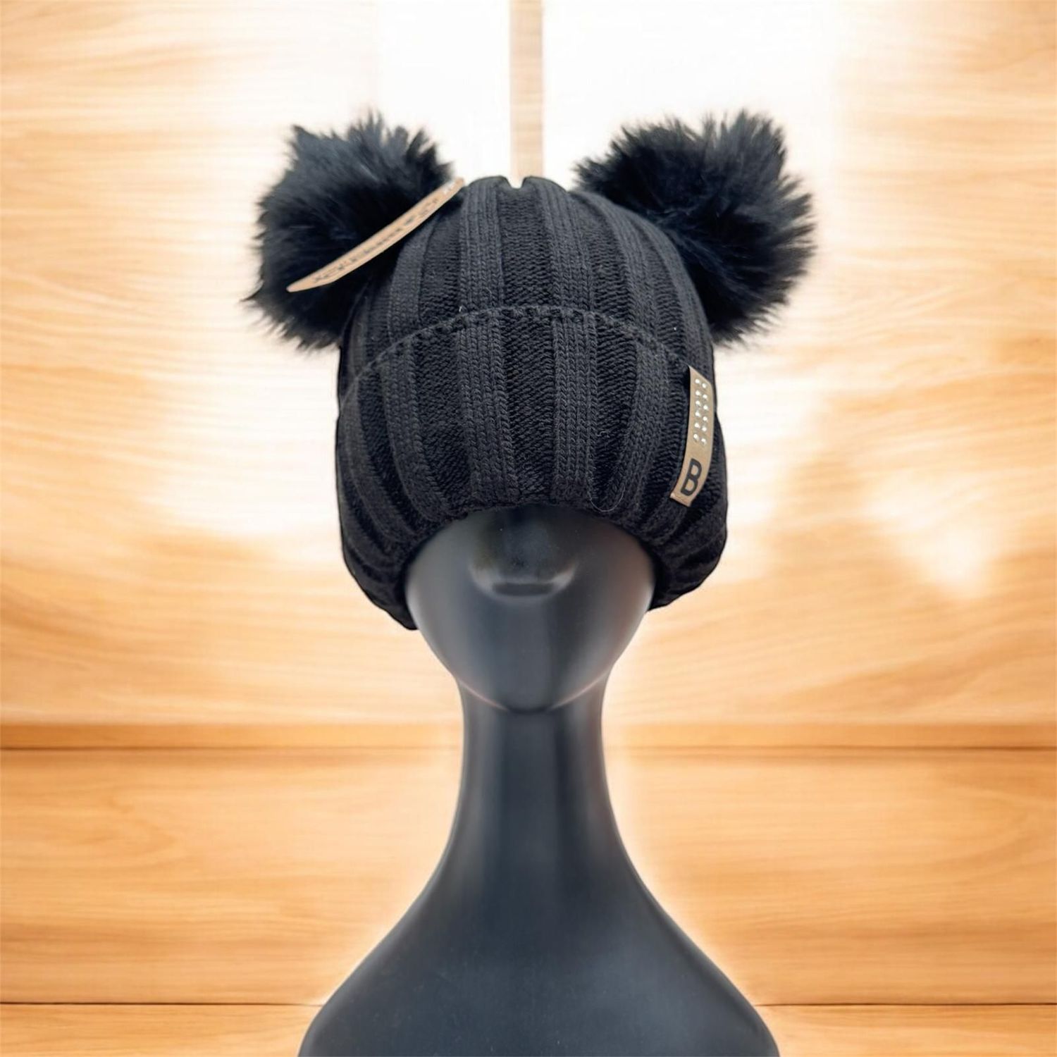 Strickmütze Mickey in schwarz, mit 2 Doppel Bommeln , Handarbeit und mit Polarfleece gefüttert, Handmade in der EU, mollig warme Mütze