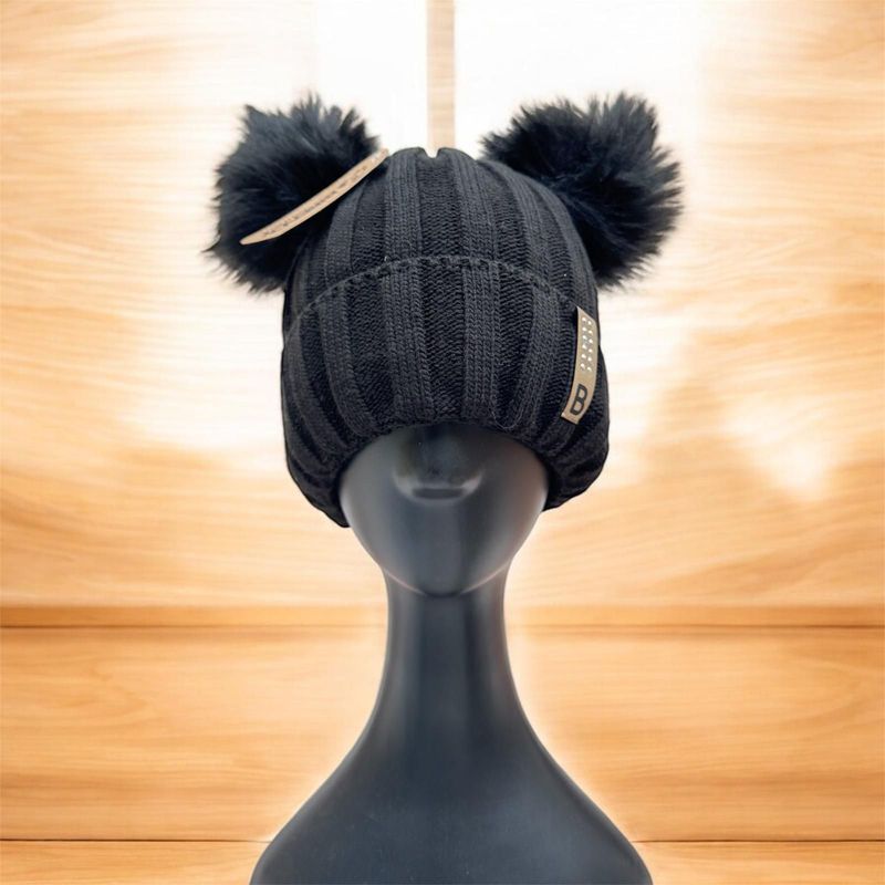Strickmütze Mickey in schwarz, mit 2 Doppel Bommeln , Handarbeit und mit Polarfleece gefüttert, Handmade in der EU, mollig warme Mütze