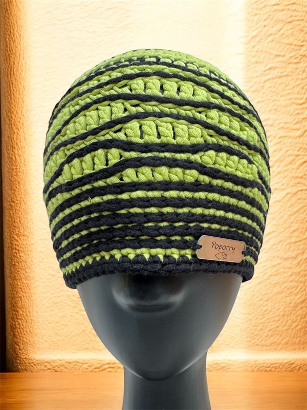 Kindermütze Seattle in Apfelgrün-Schwarz, Poporry Exclusiv, 100% Baumwolle für Kinder von 5 - 10 Jahren