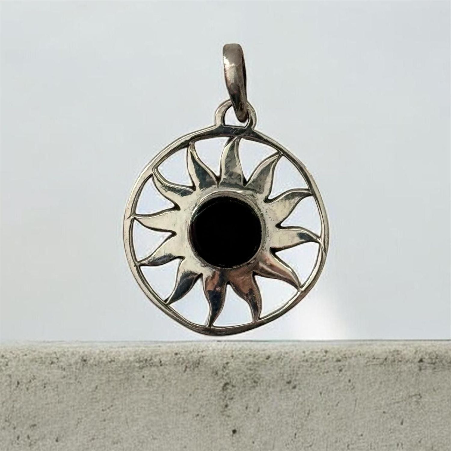 Sonne mit schwarzem Onyx, Echt Silber 925 Anhänger für Zielstrebigkeit, Wärme und Stärke, Sun Pendant Sterling Silver