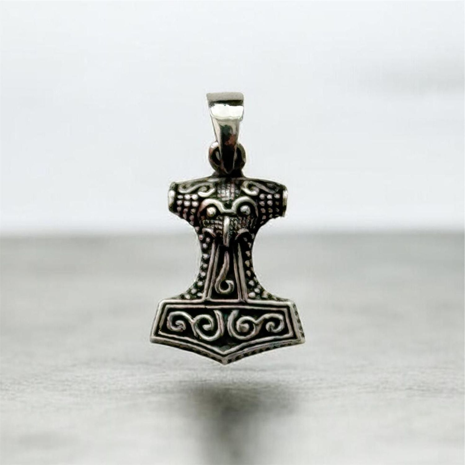 Thors Hammer Mjölnir mit Wikinger Gesicht, Echt Silber 925