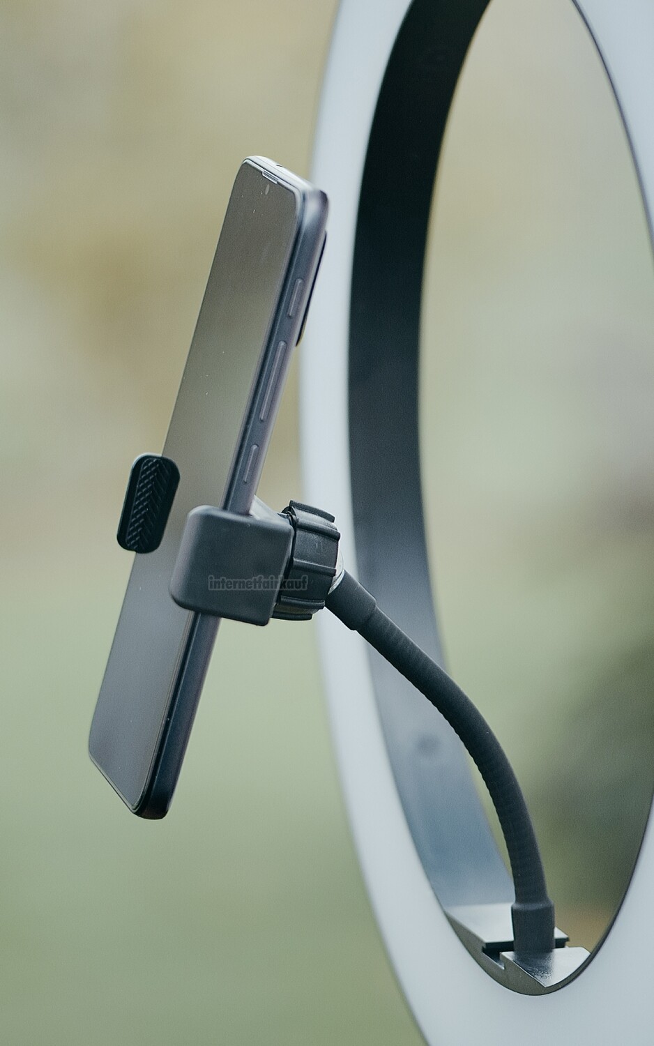Braun VloggKit 140 - Vlogging Stativ incl. Ringlicht und Smartphone Klemme