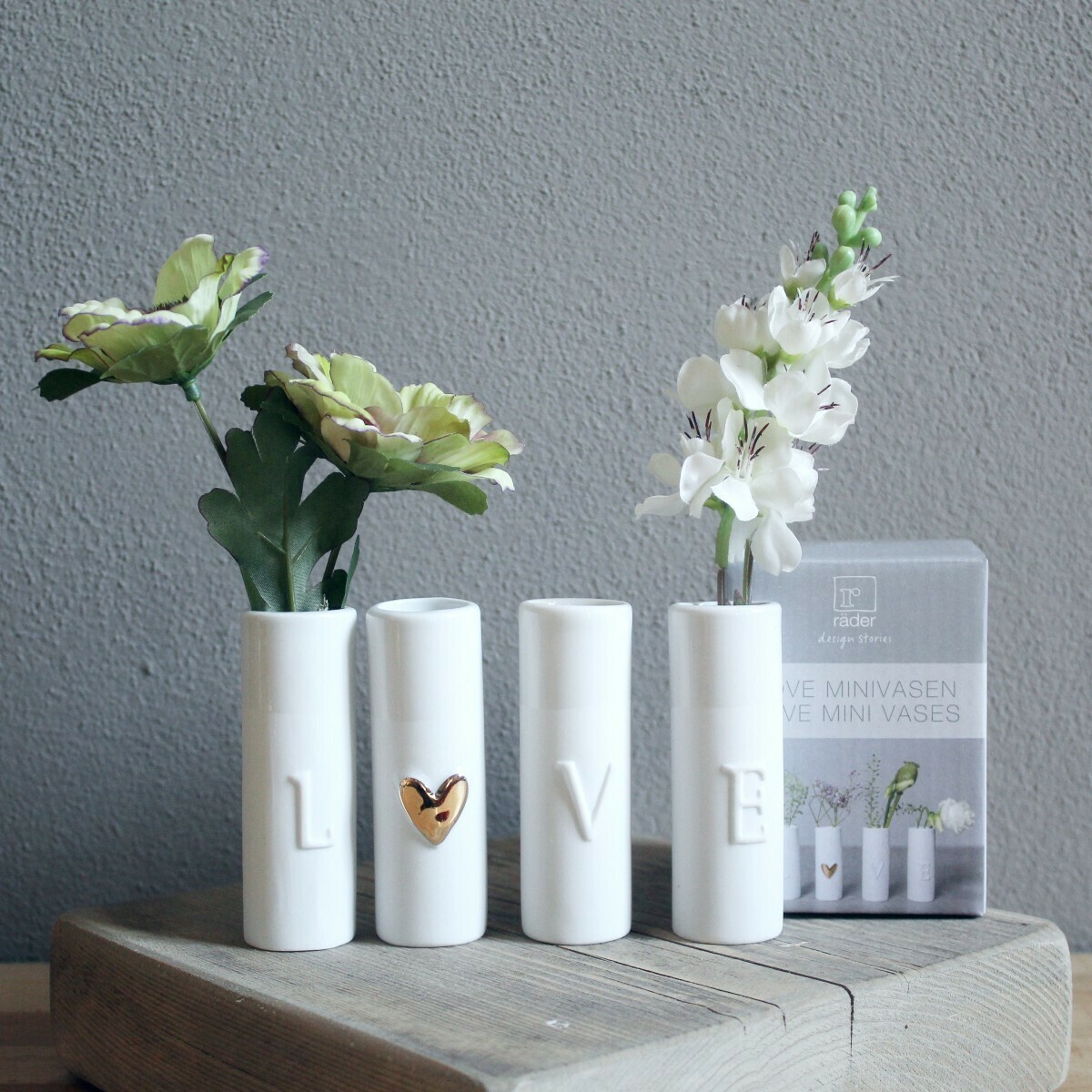 Mini vasi LOVE in porcellana bianca - Set 4pz