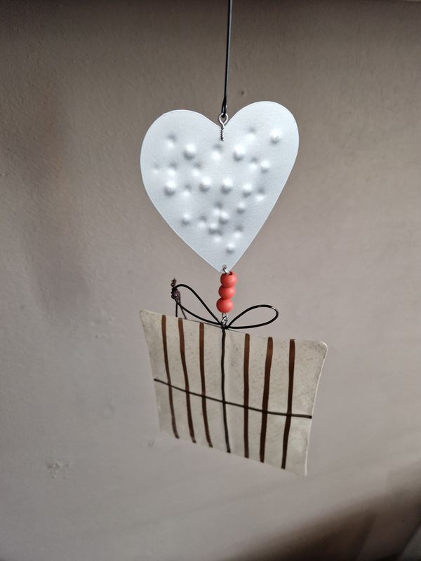 Hanger gift box with heart