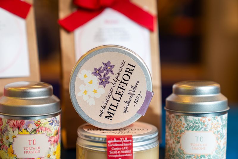 Vasetto di miele gusti assortiti in confezione Vasetto di miele gusti assortiti in confezione